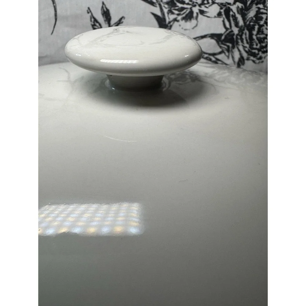 10 Strawberry Street Cream Casserole Dish with Lid & Handles Oval Glazed